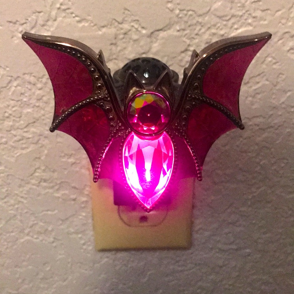 BBW Wallflower 🦇 Bat Night Light Plug-In Diffuser